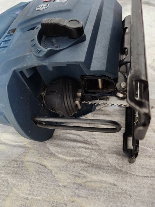 Продаётся лобзик Bosch