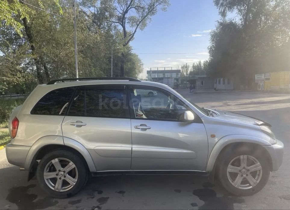 Toyota RAV4, 2002