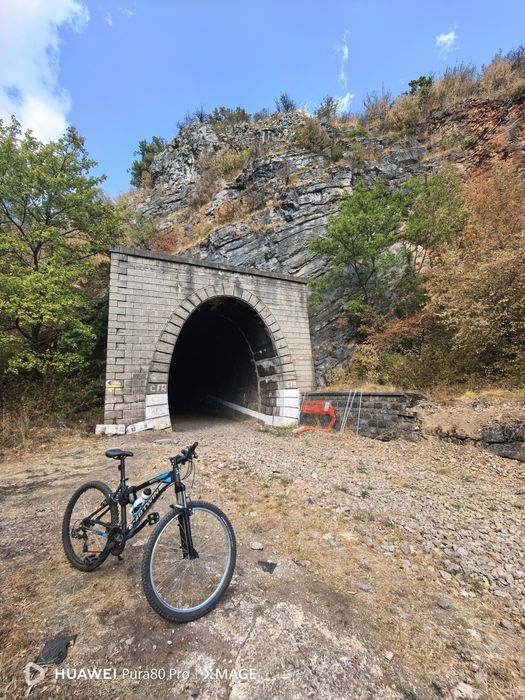 Vând bicicletă în stare foarte bună