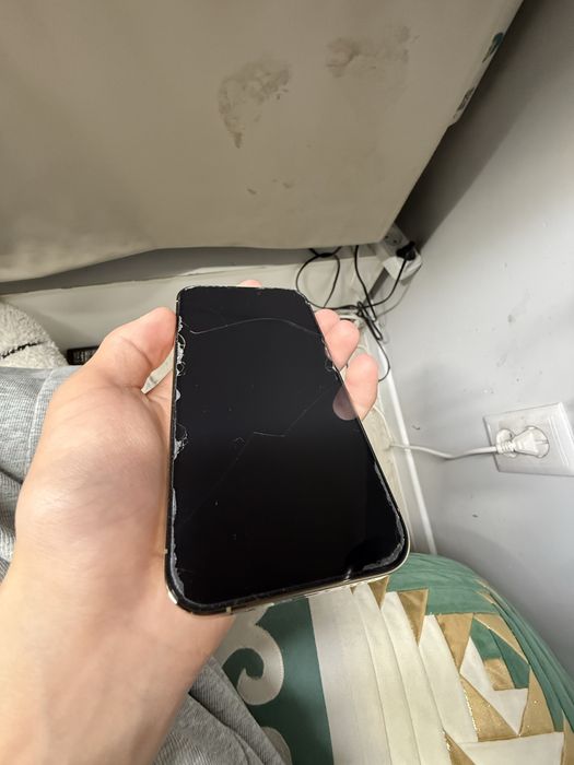 Продам айфон. Apple 14 pro 256gb