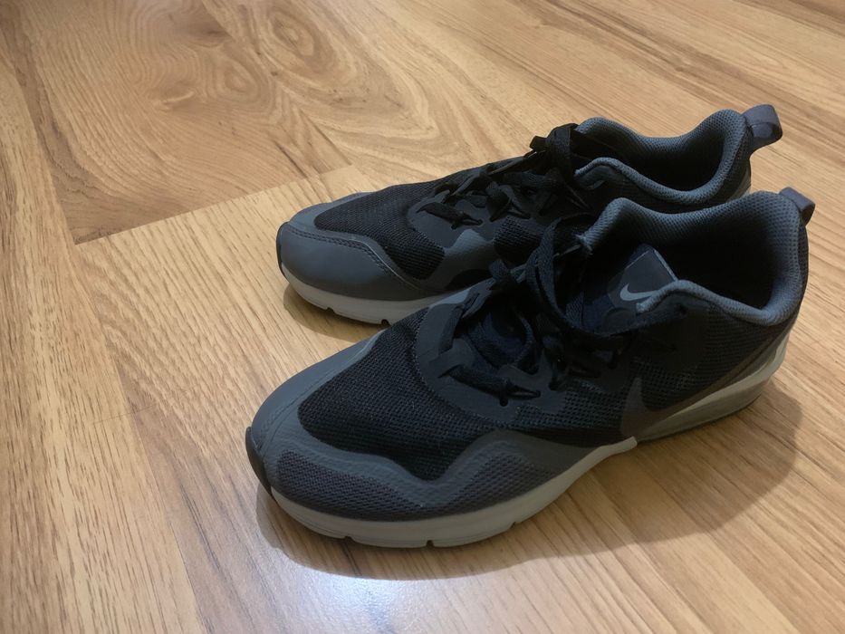 Дамски маратонки Nike