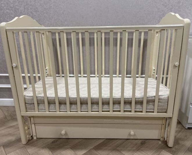 Детская кроватка