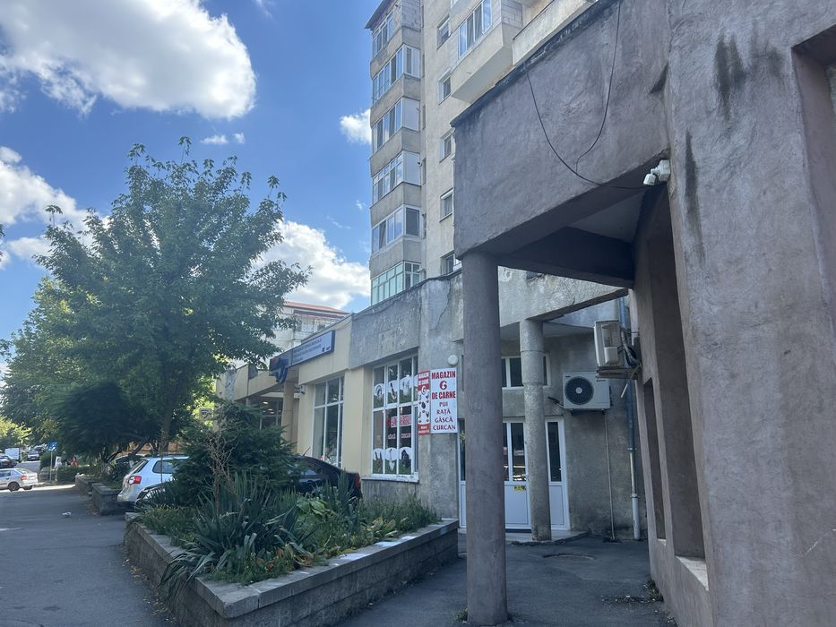 Spatiu comercial din constructie