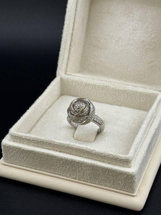 Кольцо Damiani розочка