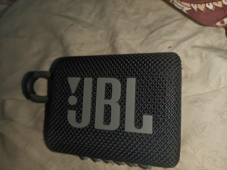 Колонка jbl в отличном состоянии