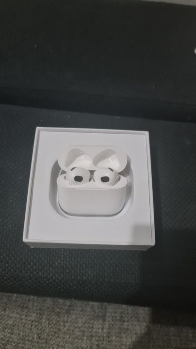 Vand Airpods generatia a 3 a