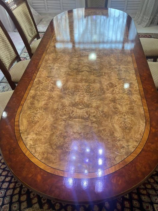 Продаю стол и 12 стуля.