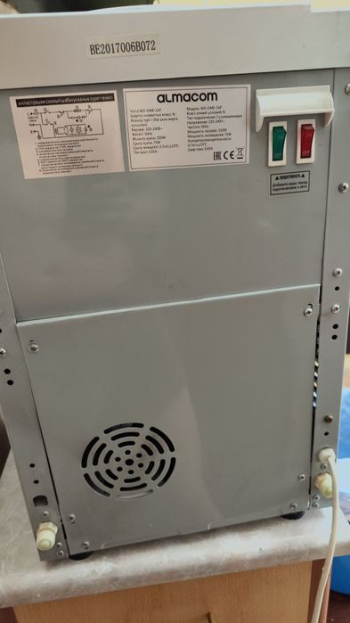 Диспенсер для воды ( кулер)