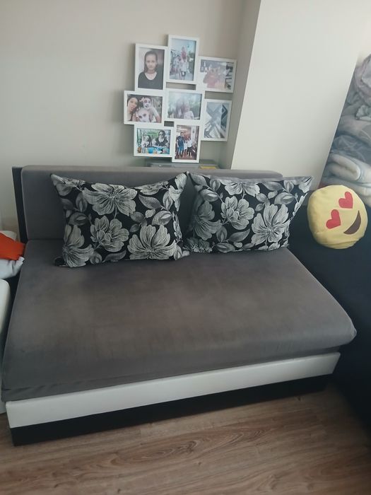 Двуместен рязтегателен диван