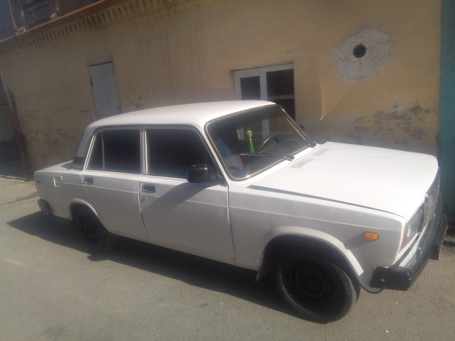 Автомобиль ВАЗ 2107