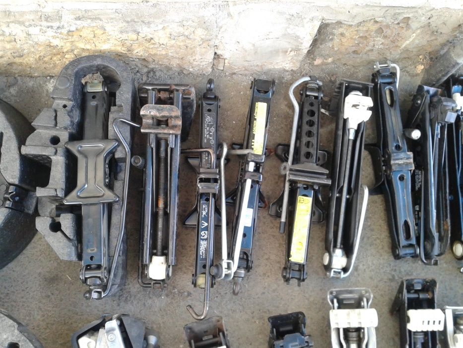 Oригинални крикове и ключове за Опел,рено,пежо,VW,Audi,mercedes...