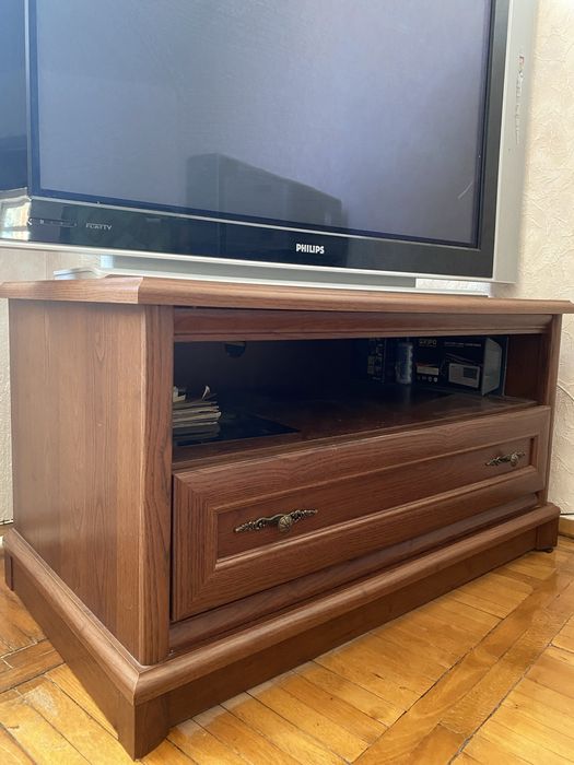 Продам Шкаф с зеркалом