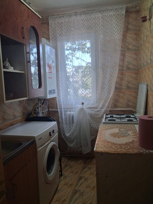 Apartament semidecomandat cu 2 camere