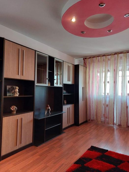 Vand sau schimb apartament