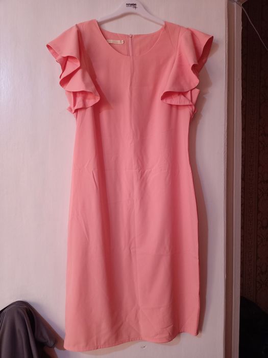 Продам платье лёгкое,праздничное,летнее