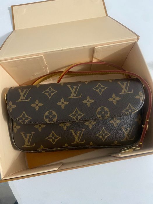 Косметика, парфюм, сумки