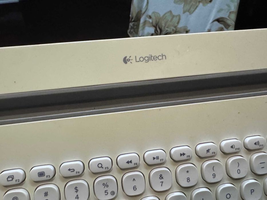 SAMSUNG TAB A8 4GB ram 64 gb 10.5''  LTE И BT клавиатура Logitech K480