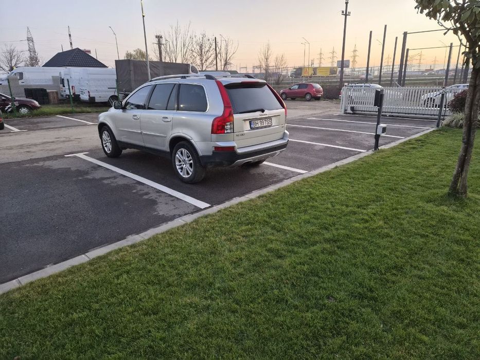 Volvo XC 90 cu garantie motor, cutie de viteze, 4x4, directie si aer conditionat