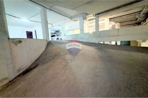 Дава се под наем Гараж / Паркомясто в Варна, Терапевтична болница - 12 кв.м за 57 € - Снимка #1