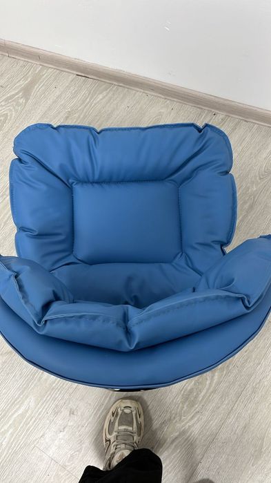 Стол и стульчик для маникюра