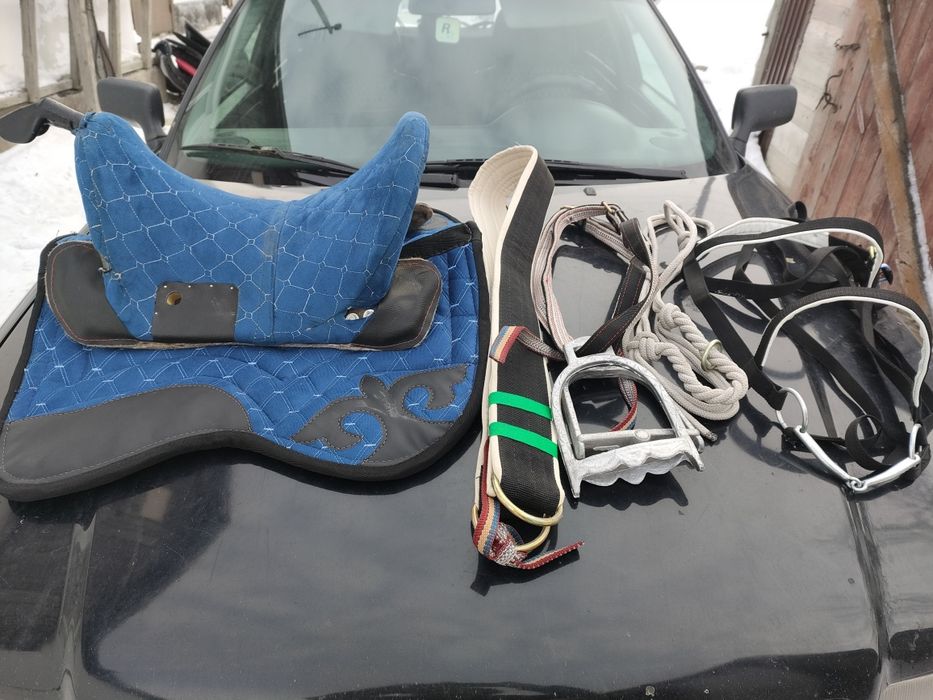 Продам новое седло в комплекте