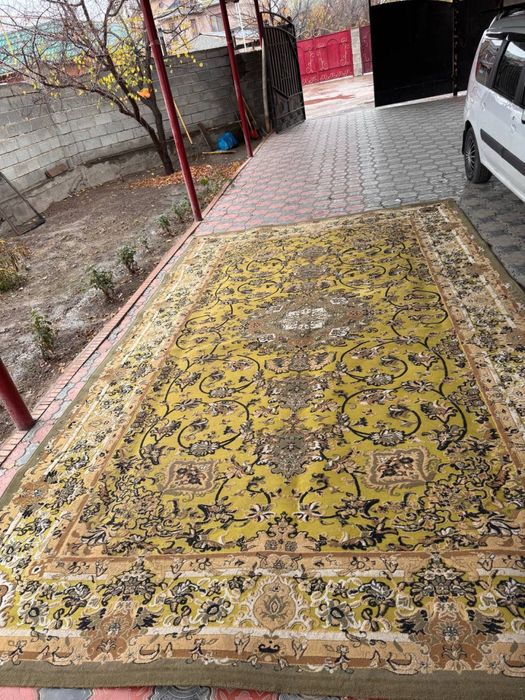 Продается ковер 300х400