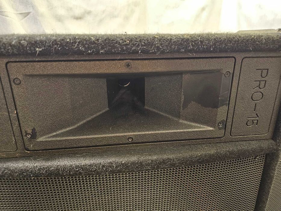 Boxe Peavey PRO-15 4ohm Anglia UK pasive 2 Way 2x600W