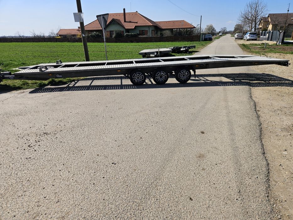 Trailer, platforma 8,5 metri pe 3 axe marca blyss adusa din germania,