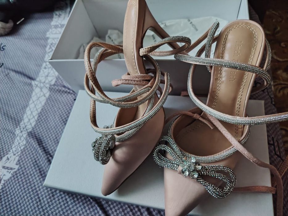 Продам или обменяю туфли max max