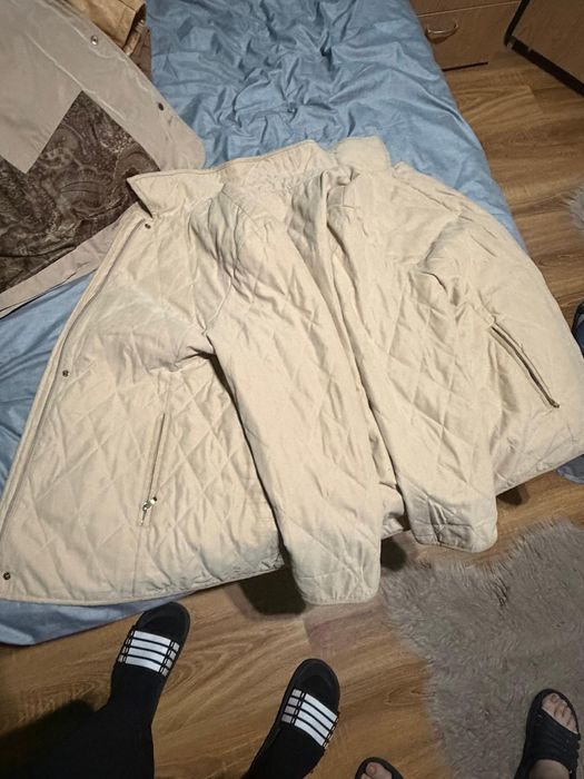 Vând geci de damă second-hand