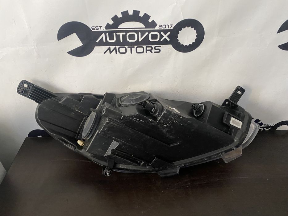 Far stanga Ford Fiesta an 2017-2020