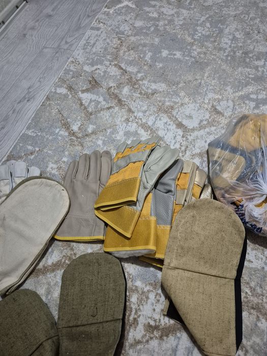 Рабочие перчатки