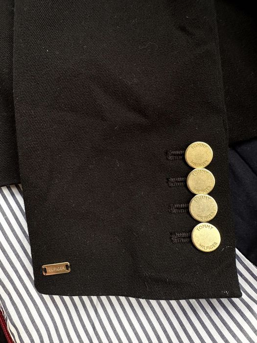 Дамско сако Tommy Hilfiger – класическо черно