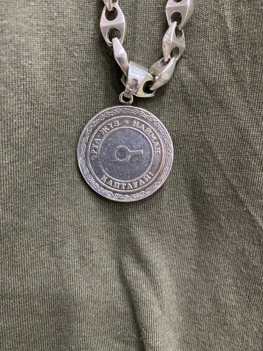 Продам серебрянную цепь