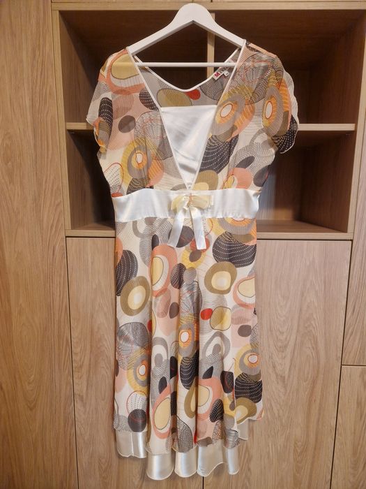 Rochie model geometric