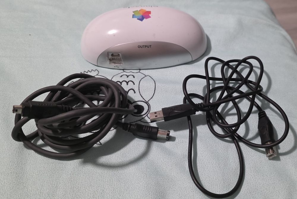 Placă de captură Pinnacle MovieBox Plus 510 USB + Cabluri (USB si FireWire)