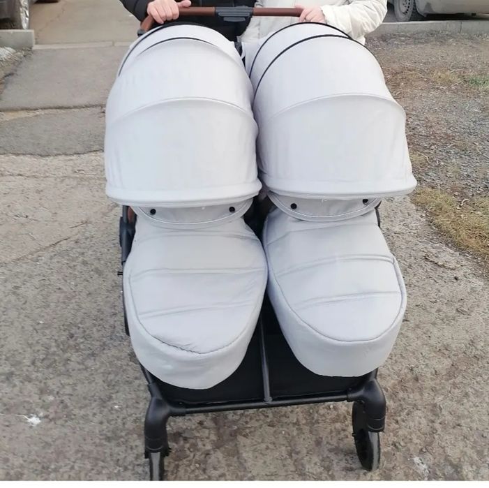 Коляска для двойни