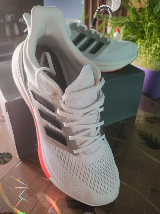 Adidas спортни обувки