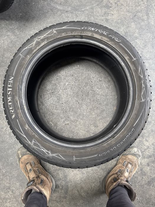 255/45/19 Vredestein M+S