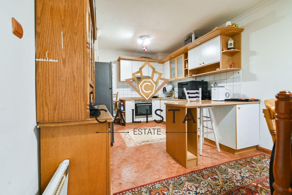 Дава се под наем Тристаен апартамент в София, Банишора - 120 кв.м за 896.58 € - Снимка #2