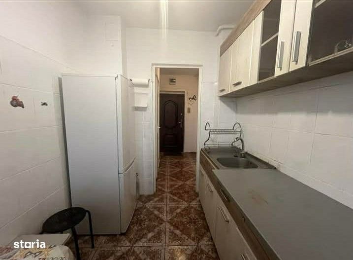 Apartament 2 camere semidecomandate+ balcon, et. 4/10 cu lift, zona Hi