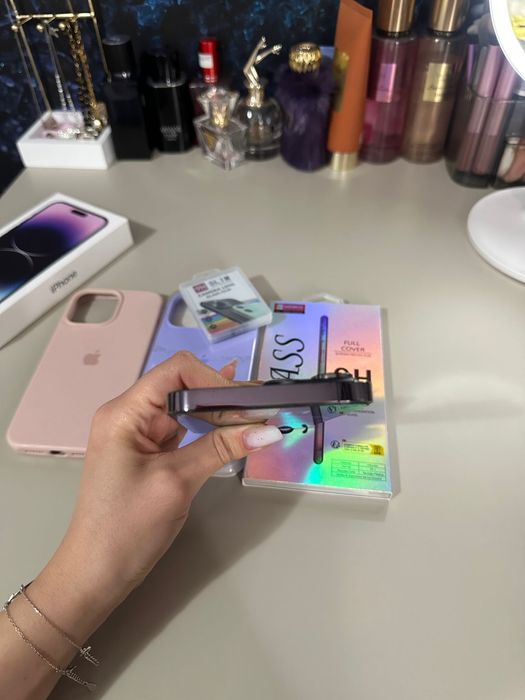 Iphone 14 pro max  usor fisurat