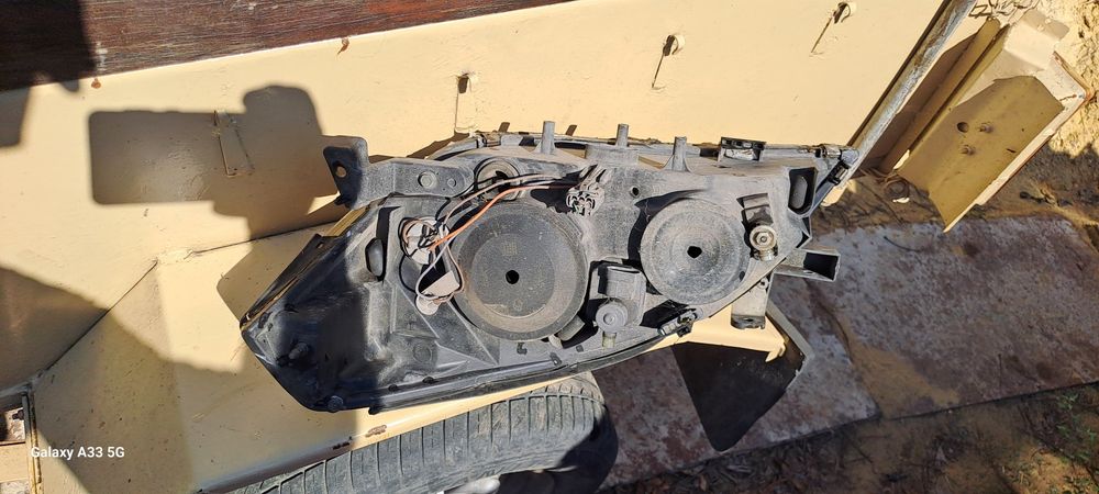 Фар за  Нисан Примера П-12 /Nissan Primera P-12