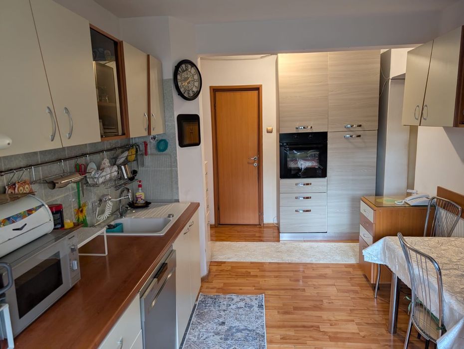 Particular- Ap 4 Cm Moșilor între Obor și Eminescu, Et4/8, Vedere Sp