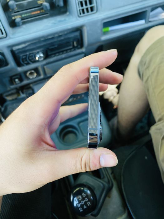 Iphone 13 pro sotladi ideal holatda narxi yana kelishilinadi