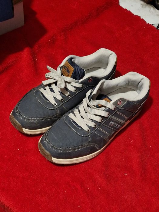 Adidasi sport nr 40