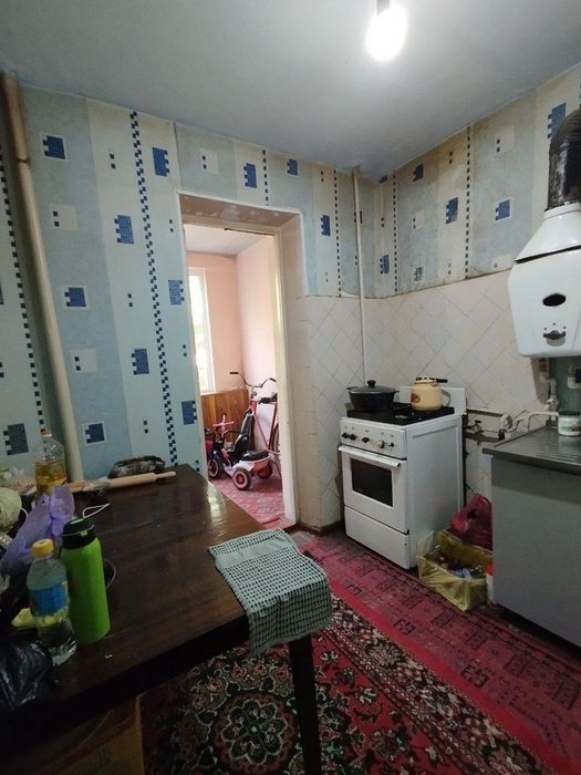 Продаётся кирпичная квартира. 2 комнатная Нижний комсомольский