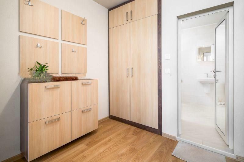 Дава се под наем Двустаен апартамент в София, Обеля - 70 кв.м за 547.23 € - Снимка #2