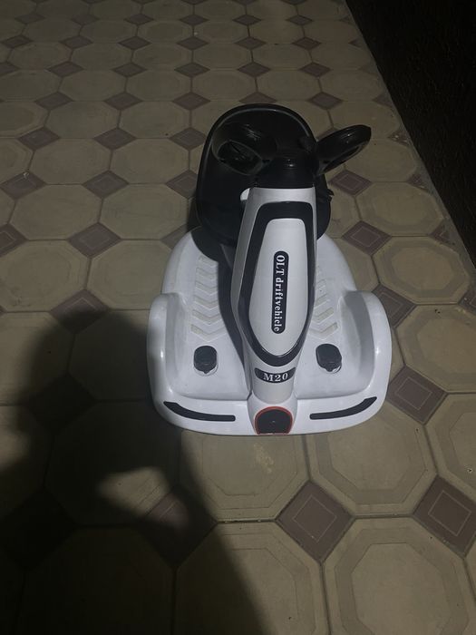 Детская электо машинака