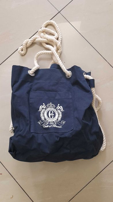 Geanta exceptionala + sapca